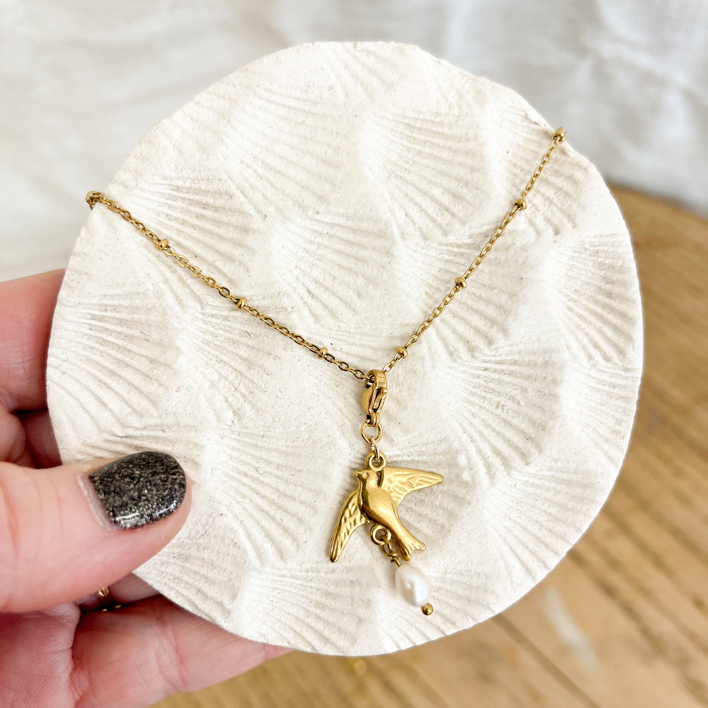 Collier Hirondelle et perle de culture véritable