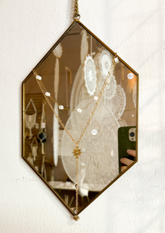 Astrologer necklace in the shape of a "lasso"