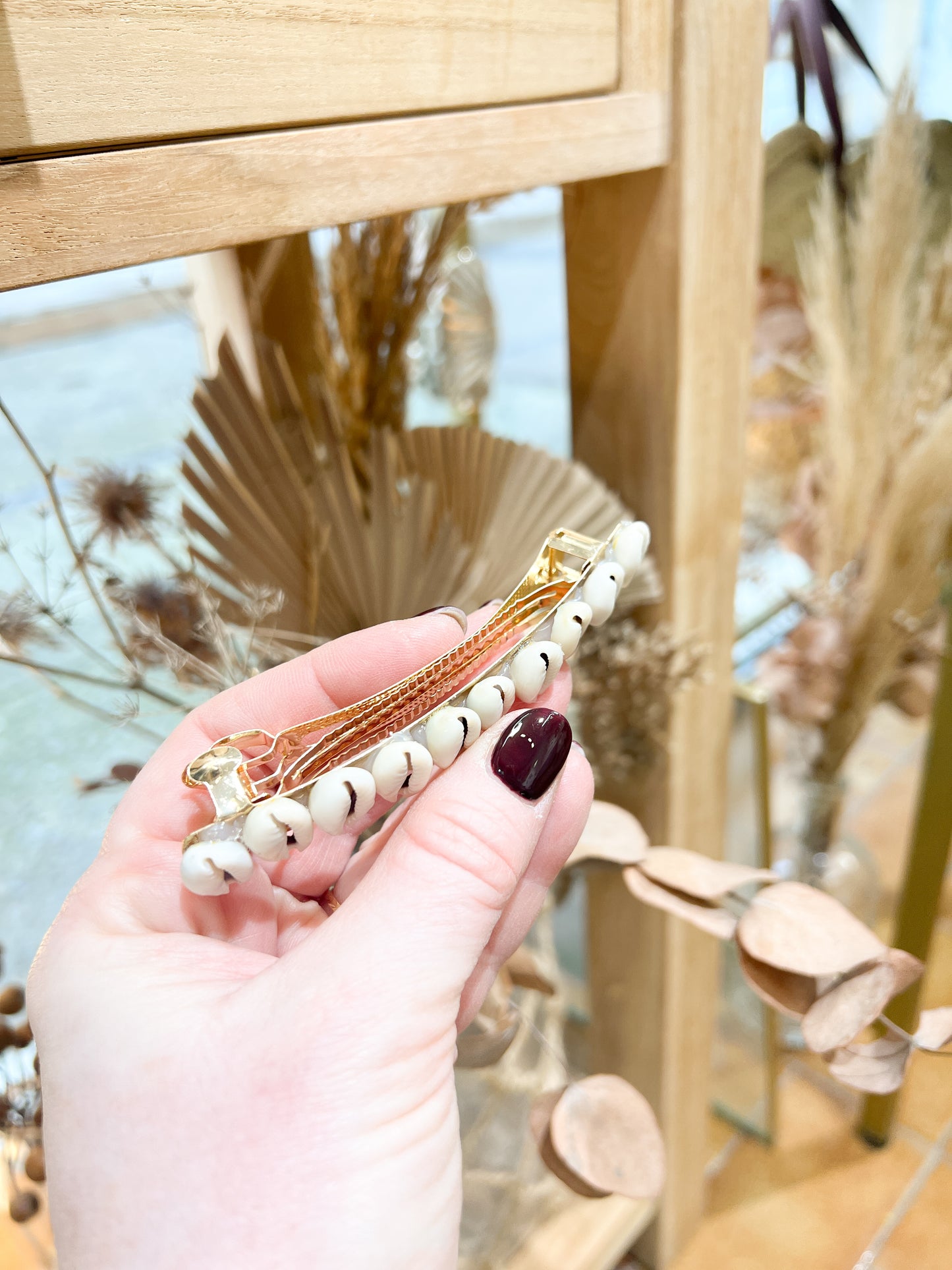 Cowrie shell hair clip, 10 cm