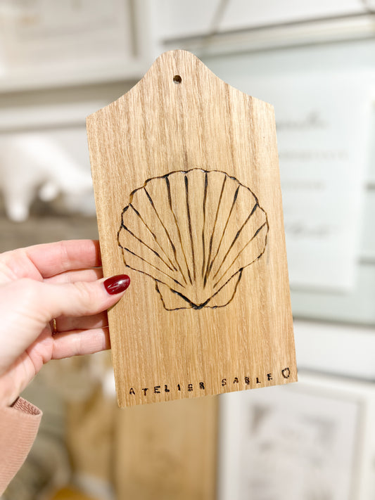 Planchette de présentation avec décoration pyrogravure